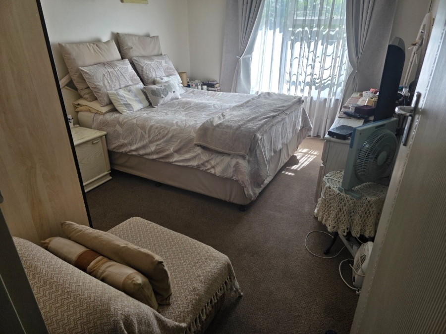2 Bedroom Property for Sale in Langenhovenpark Free State